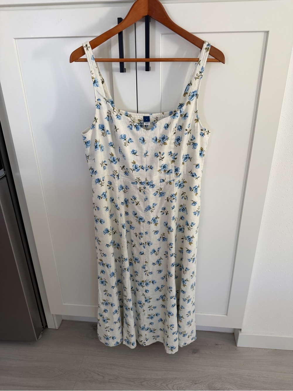 Old Navy Blue and White floral dress with pockets